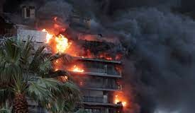 La Generalitat ha declarado luto oficial durante tres días por las víctimas del incendio de edificios residenciales en el barrio de Campanar de la ciudad de Valencia, tal y como se recoge en el decreto publicado en el Diari Oficial de la Generalitat Valenciana (DOGV).