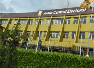 Al vencerse ayer el plazo para que las organizaciones políticas depositen sus alianzas ante la Junta Central Electoral (JCE), los partidos mayoritarios opositores inscribieron sus pactos para el nivel congresual, ya que en el presidencial confirmaron que llevarán candidaturas propias.