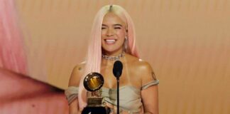 La cantante colombiana Karol G celebró esta noche el doble: en su primera nominación al Grammy Awards se llevó el premio.