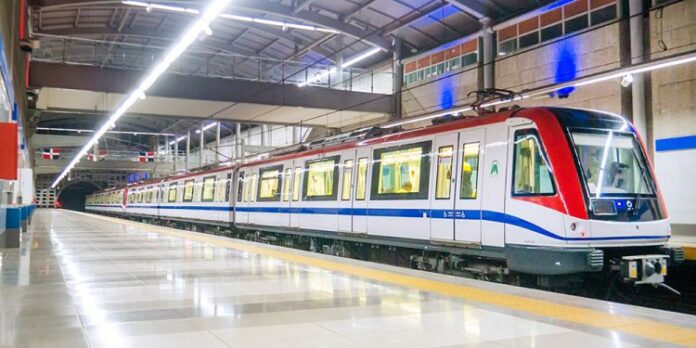 La Oficina para el Reordenamiento del Transporte (OPRET) informó este lunes a los usuarios del Metro de Santo Domingo la suspensión de este servicio en las estaciones Joaquín Balaguer y Centro de los Héroes debido a trabajos de mantenimiento anual programado.