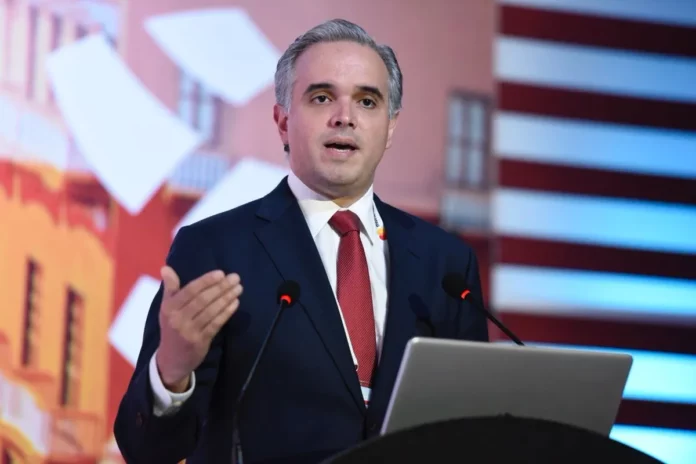 Ministro de Trabajo informa, se ha avanzado en un 90 % para la modernización del Código Laboral El ministro de Trabajo, Luis Miguel de Camps, dijo este lunes que se ha avanzado aproximadamente un 90 % en los elementos que ha propuesto el órgano tripartito: Gobierno, empleadores y trabajadores, para la modernización del Código Laboral.