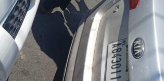Tres personas resultaron heridas en el residencial Tierra Llana, Santo Domingo Oeste, después de que un hombre, identificado como Randy Luis Abreu Vargas, se abalanzara con su vehículo de placa A843011 contra una multitud de estudiantes, padres, madres y profesoras del colegio Amisady. El incidente tuvo lugar durante un acto por la Independencia en la vía, donde el agresor intentaba cruzar rápidamente.