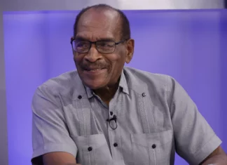 Haití está completamente en contra de la intervención de Kenia, dice exembajador El pueblo haitiano está en contra de la intervención de Kenia, así manifestó este lunes el exembajador de Haití, Paul Arcelin, quien sostuvo que ese mismo país ha criticado la acción de sus policías.