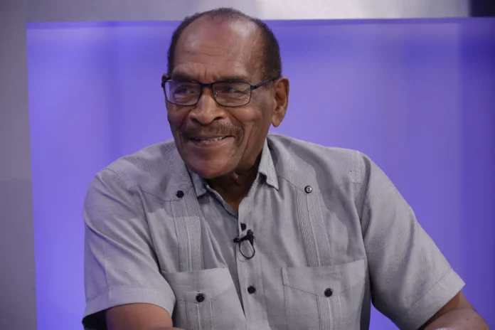 Haití está completamente en contra de la intervención de Kenia, dice exembajador El pueblo haitiano está en contra de la intervención de Kenia, así manifestó este lunes el exembajador de Haití, Paul Arcelin, quien sostuvo que ese mismo país ha criticado la acción de sus policías.