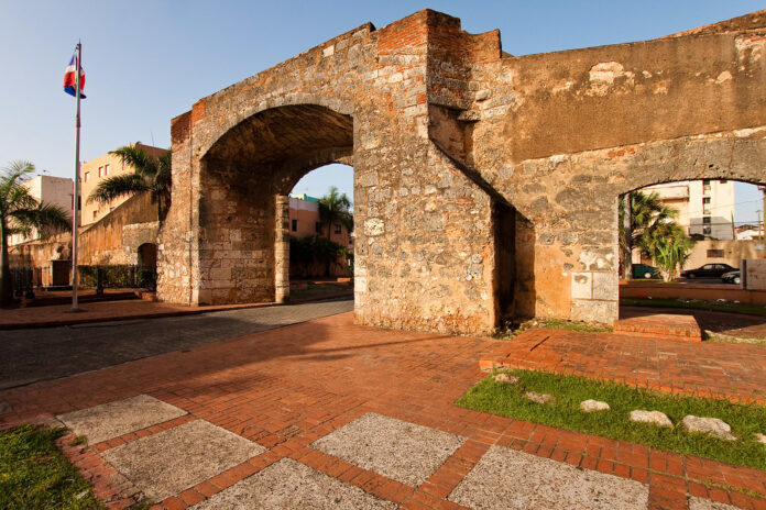 La Puerta de la Misericordia es mayormente recordada por ser el lugar donde el patricio Ramón Matías Mella, junto a hombres y mujeres que reclamaban la independencia nacional.