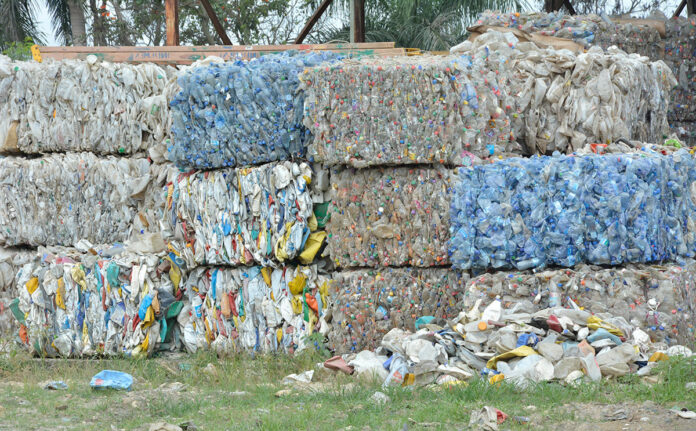 El grupo de empresas de empaques y bebidas, DIESCO, e INVEMA, empresa centroamericana de reciclaje, firmaron una alianza para la construcción de Planta Renacer, la primera planta de reciclaje ‘botella a botella’ de plástico PET, grado alimenticio, en la República Dominicana y el Caribe.