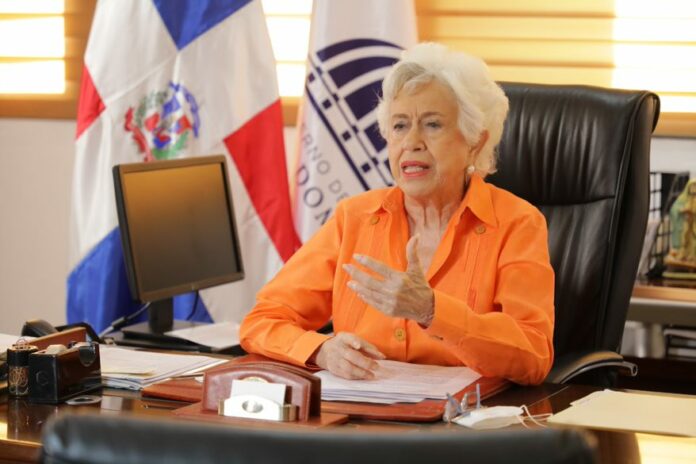 Fueron revelados este jueves los nombres de los seis funcionarios del actual mandato de Luis Abinader, que hasta la fecha no han presentado su declaración jurada de bienes ante la Oficina de Evaluación y Fiscalización de Patrimonio de los Funcionarios Públicos de la Cámara de Cuentas de la República (CCRD), tal y como estable la Ley 311-14.