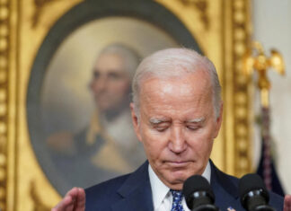 Profesionales médicos han intensificado el llamado al presidente Biden para que se someta a una prueba de competencia mental después del contundente informe del abogado especial Robert Hur, revelando que el octogenario no puede recordar hechos básicos sobre su propia vida y carrera.