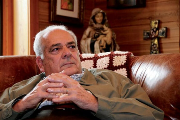 Fallece José León Asensio, expresidente de Cervecería Nacional y el Grupo León Jimenes Muere a los 90 años el empresario José León Asensio, expresidente del Grupo León Jimenes, de Cervecería Nacional Dominicana y Cervecería Bohemia. León Asencio se dio a conocer en el sector empresarial, a raíz de que junto a su familia lograron destacarse con la producción de productos como el tabaco, el cigarrillo, el ron y la cerveza.