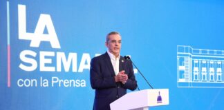 El presidente Luis Abinader resaltó este lunes los logros alcanzados por el Gobierno, con respecto a la mujer, destacando que los embarazos en adolescentes pasaron de 32,061 en el año 2019 a 23,070 en el año 2023. De igual modo, resaltó que las exportaciones de empresas lideradas por mujeres desde el 2020 al 2023 superaron más de 7,295 millones de dólares. Estas declaraciones las ofreció el jefe de Estado durante LA Semanal, celebrada en el Salón Las Cariátides del Palacio Nacional.