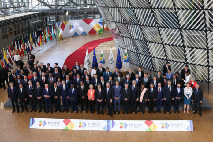 La Comunidad de Estados Latinoamericanos y Caribeños (Celac) plasmó en la Declaración de Kingstown su respaldo al proceso y las conversaciones de paz en Colombia y también al respeto de la integridad territorial del área.