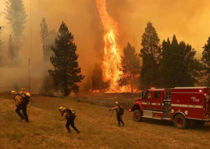 EEUU, entre nevada e incendios forestales Estados Unidos experimenta hoy situaciones climáticas que van desde la tormenta de nieve más poderosa de la temporada en California (oeste) a devastadores incendios forestales en Texas (sur).