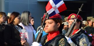 El Ministerio de Defensa (MIDE) dedicó la tradicional Izada de bandera a las destacadas damas militares del país y de todo el mundo, con motivo del Día Internacional de la Mujer, a celebrarse este 8 de marzo.