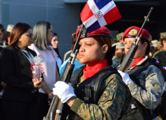 Mujeres militares son homenajeadas por el Día de la Mujer El Ministerio de Defensa (MIDE) dedicó la tradicional Izada de bandera a las destacadas damas militares del país y de todo el mundo, con motivo del Día Internacional de la Mujer, a celebrarse este 8 de marzo.