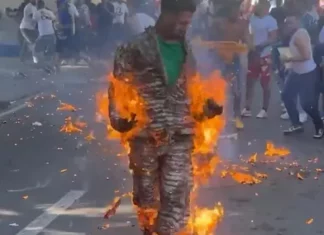 Diez de las víctimas de incendio durante carnaval en Salcedo son menores