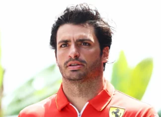 Médicos de la FIA evaluarán a Carlos Sainz antes de Australia