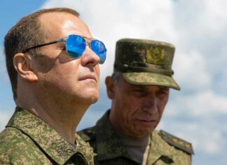 Rusia mostrará moderación, sin olvidar plan alemán de ataque El vicepresidente del Consejo de Seguridad de Rusia, Dmitri Medvédev, aseguró hoy que su país mostrará moderación, pero no olvidará el plan de Alemania para atacar el puente de Kerch en Crimea.