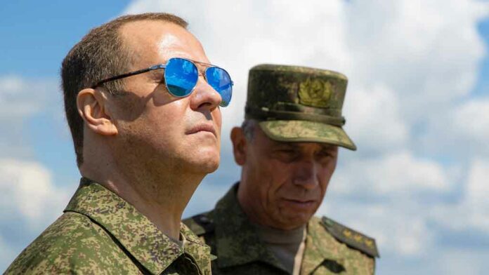El vicepresidente del Consejo de Seguridad de Rusia, Dmitri Medvédev, aseguró hoy que su país mostrará moderación, pero no olvidará el plan de Alemania para atacar el puente de Kerch en Crimea.