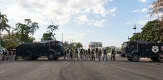La policía de Haití amanece hoy quizás con el mayor reto de su historia, regresar a la penitenciaría nacional a tres mil 597 reos que se fugaron de ese recinto tras un ataque coordinado por las pandillas.