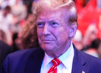 Trump revela cuánto dinero tiene en efectivo