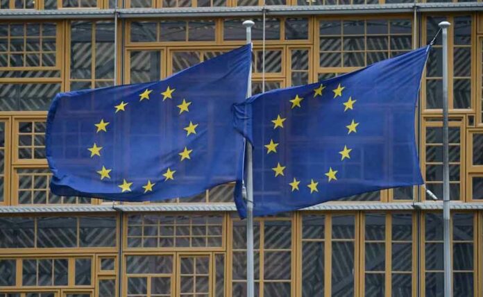 Los representantes del Parlamento (PE) Europeo y de los países de la Unión Europea (UE) acordaron hoy una ley según la cual los productos elaborados con trabajo forzoso deberían retirarse de la circulación en las fronteras de la comunidad.