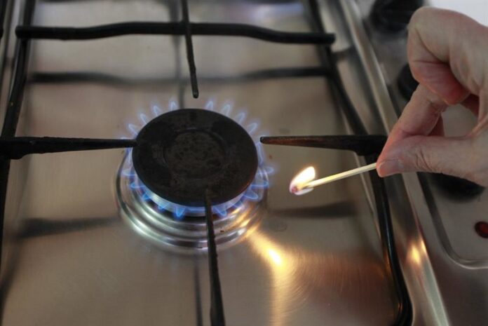 Los ministros de Energía de la Unión Europea (UE) acordaron hoy mantener un año más, hasta marzo de 2025, las medidas coordinadas para reducir en 15 por ciento la demanda de gas.