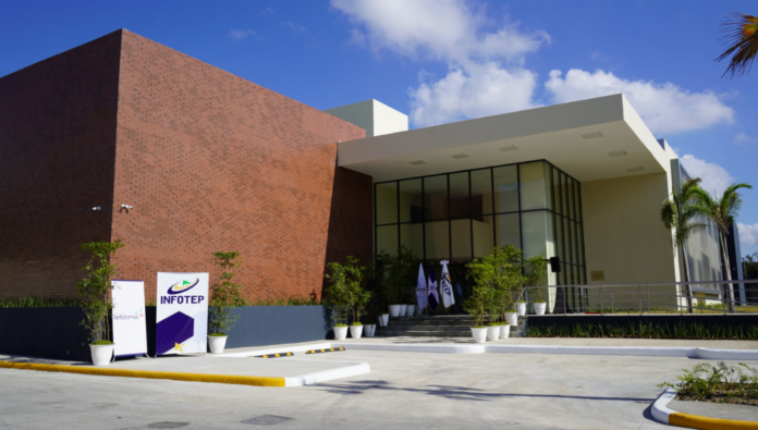 Refidomsa entrega a Infotep moderno edificio para centro tecnológico en Haina