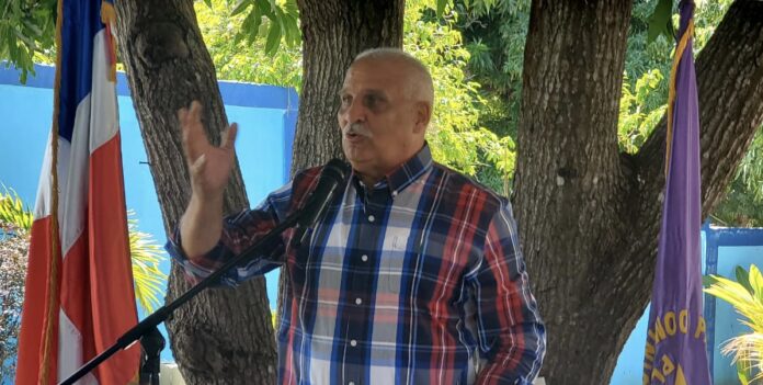 El ex vicepresidente de la República, Jaime David Fernández Mirabal, lamentó los recientes hechos de sangre que han enlutado al país y afirmó que «la seguridad ciudadana ha fracasado”.