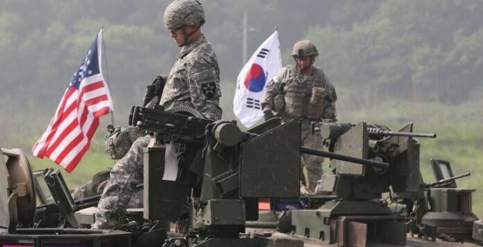 Corea del Sur y Estados Unidos iniciaron hoy un ejercicio aéreo conjunto en el que participan sus aviones de combate, de conjunto con el principal adiestramiento de primavera de ambos países, informó aquí la Fuerza Aérea surcoreana.