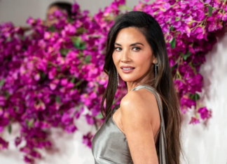 Actriz Olivia Munn revela que fue diagnosticada con un agresivo cáncer de mama