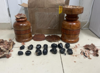 Autoridades incautan cocaína oculta en pilones