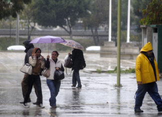 Nublados con aguaceros, tronadas y ráfagas de viento para este jueves