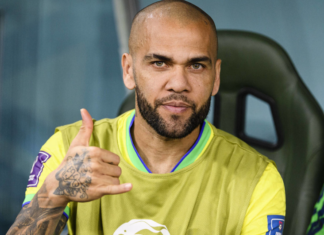Padre de Neymar habría pagado la fianza de Dani Alves