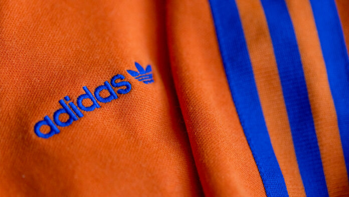 Adidas y Nike otra vez en disputa judicial por las rayas laterales en ropa deportiva