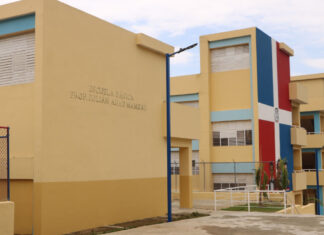 Educación entrega escuelas en Santo Domingo
