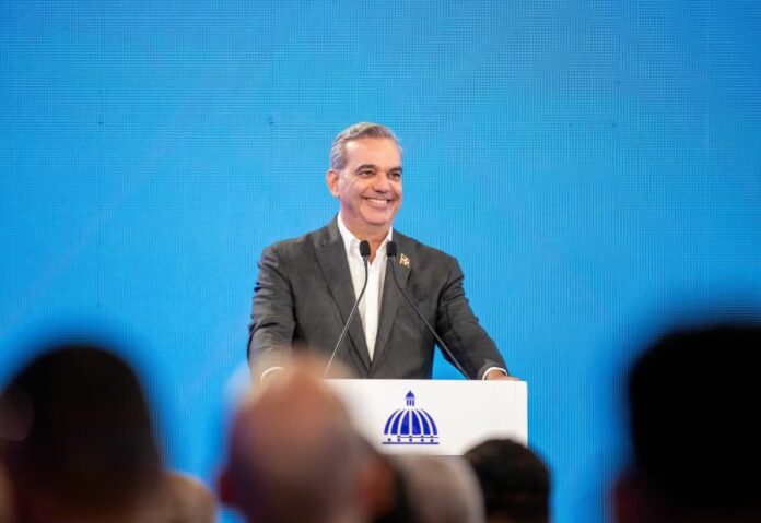 El presidente Luis Abinader presentó los avances oficiales a favor de la población joven