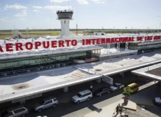 Convocan a protestas contra cobro de US$10 a dominicanos