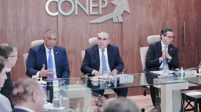 Interior y Policía presenta logros de su gestión a empresarios