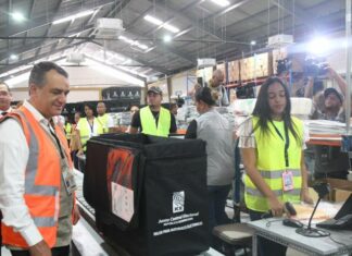 JCE comienza a producir los kits electorales con las valijas que van al exterior