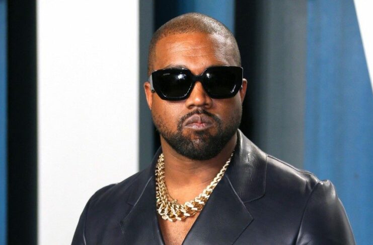 Kanye West afronta nueva demanda por discriminación racial