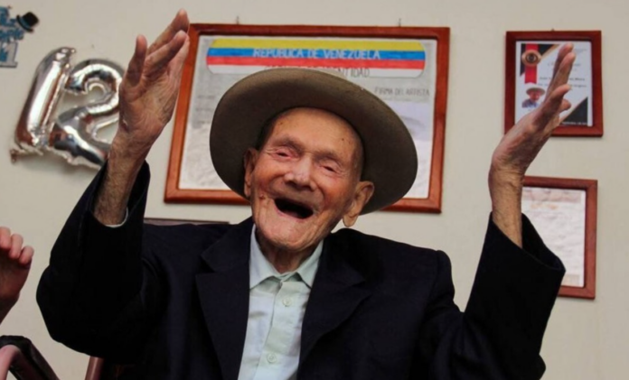 Fallece el hombre más longevo del mundo