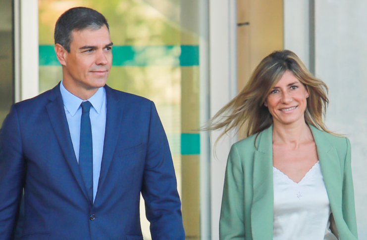 Fiscalía española pide archivar la denuncia contra la esposa de Pedro Sánchez
