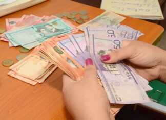 Aumentan un 8 por ciento el salario de los profesores