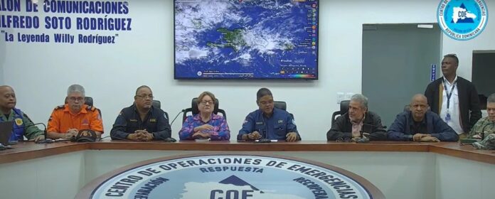 COE pone en alerta 18 provincias por vaguada