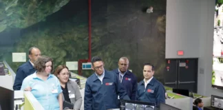 Funcionarios de EEUU conocen nueva tecnología del 911