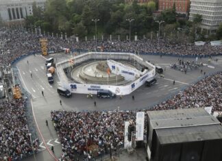 Real Madrid: baño de masas en Cibeles