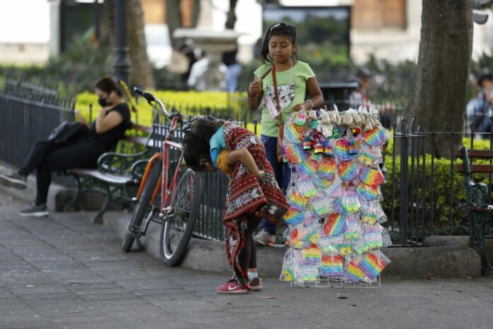 Rescataron en Guatemala a 30 niños de explotación laboral en 2024