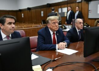 Trump sigue en el banquillo