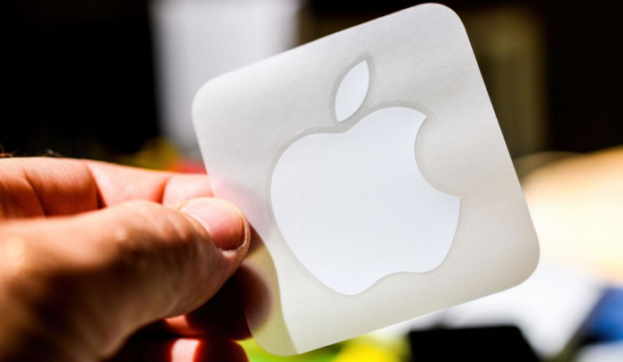 Apple dejará de incluir cargador y la pegatina en las cajas de sus productos