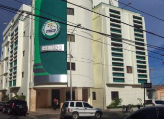 Niña cae desde un edificio de una clínica en San Cristóbal